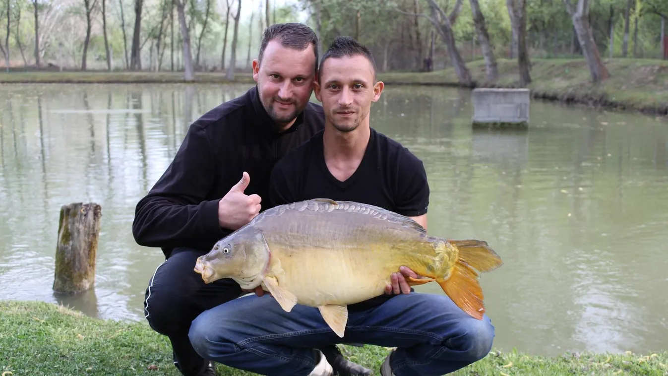 Infantilis videókkal sokkol Alekosz öccse