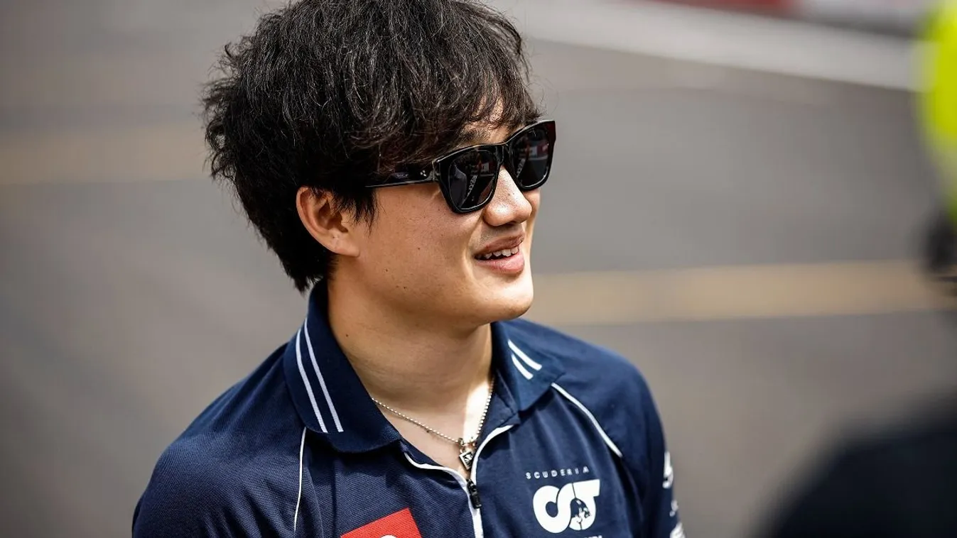 Fizikai munkával segítette a károsultakat az F1-es pilóta