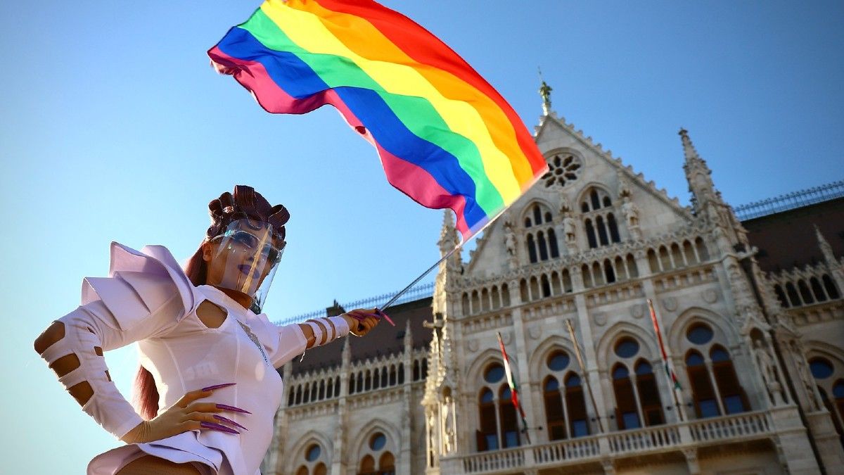 Genderideológiát tanítanak az amerikai kötődésű budapesti elitképzőn