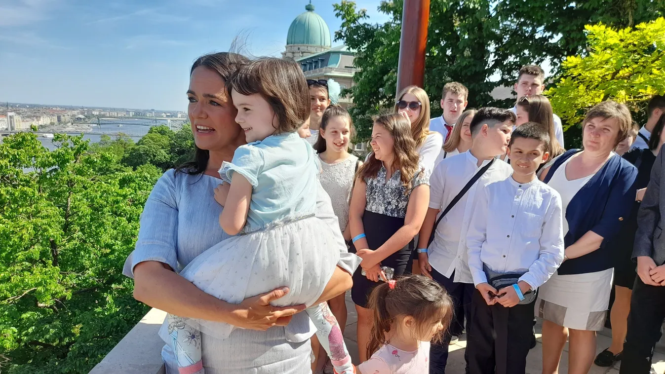 „Az ország első számú nagykövete”: így látják Novák Katalint