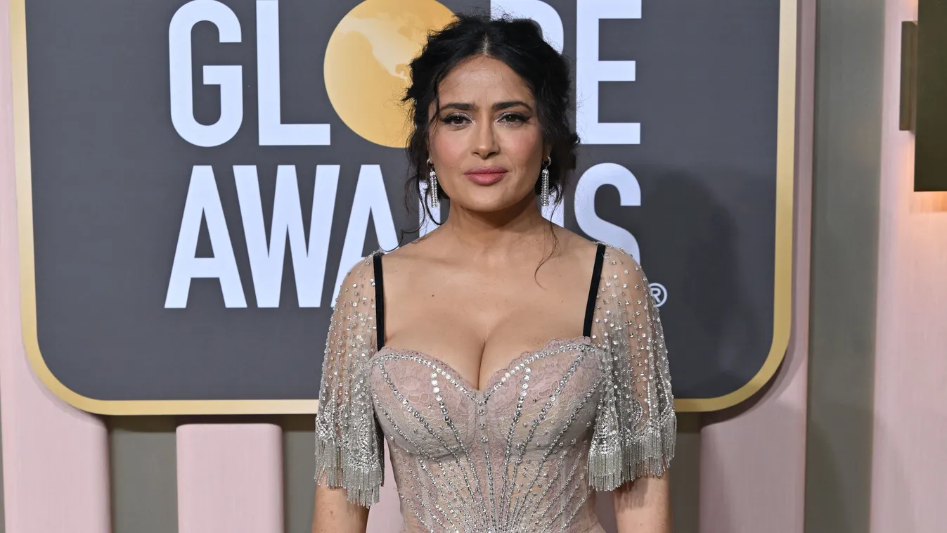 Salma Hayek újra megmutatta szédítő melleit