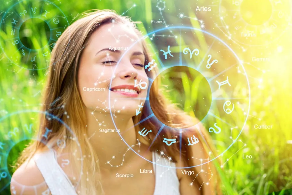 Astrology,Smartphone,App,Concept.,Woman,On,Nature,Background