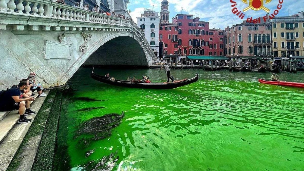 Zöld színűvé változott a tengervíz Velencében, a hatóságok nyomozást indítottak