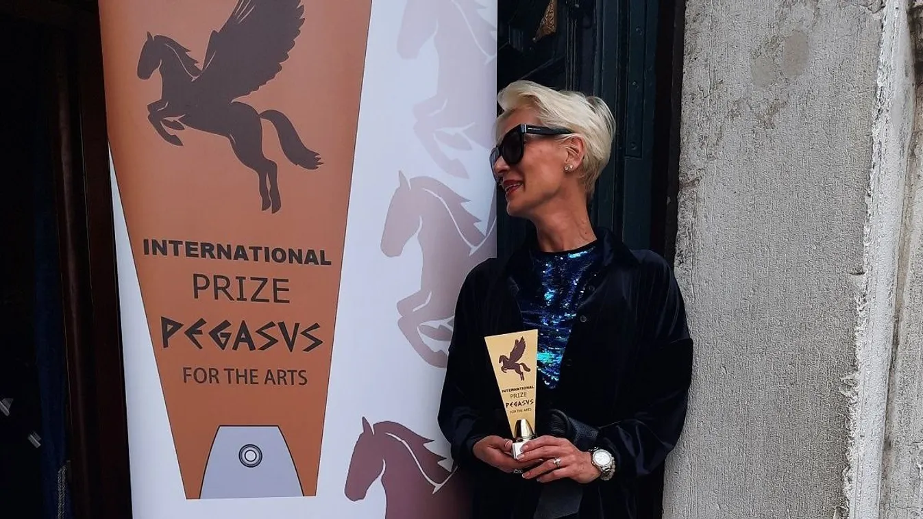 Szenzációs elismerés: Vészabó Noémi festőművész rangos díjat kapott Velencében