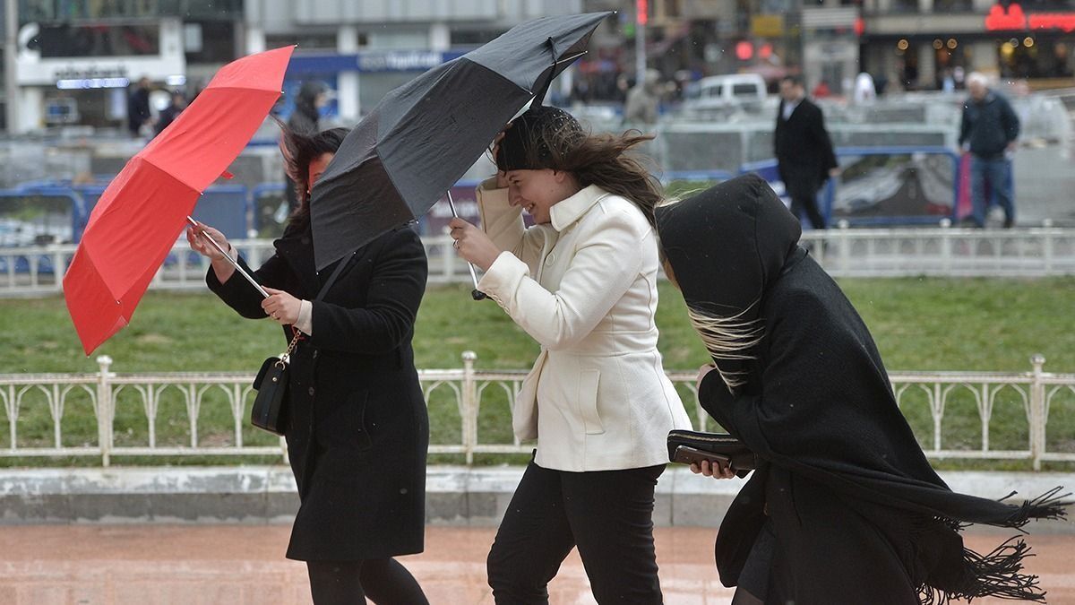 Pokoli, hogy mi vár ránk: a végeláthatatlan eső mellett ekkor még 7 fokot zuhan a hőmérséklet