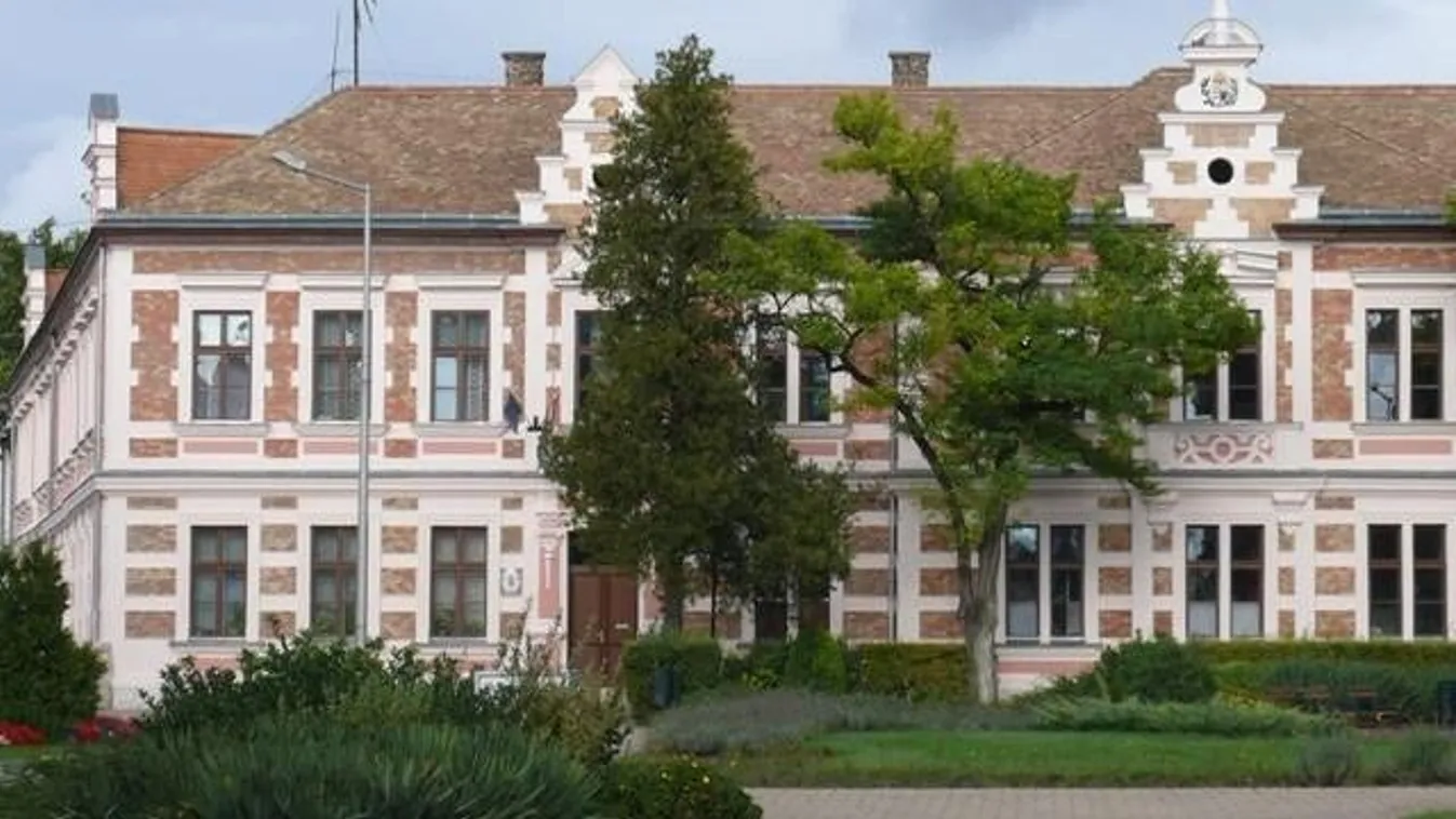 Egy tatai diáklány fenyegetőzött iskolai lövöldözéssel