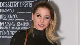 Farmerdekoltázst villantott Szabó Zsófi