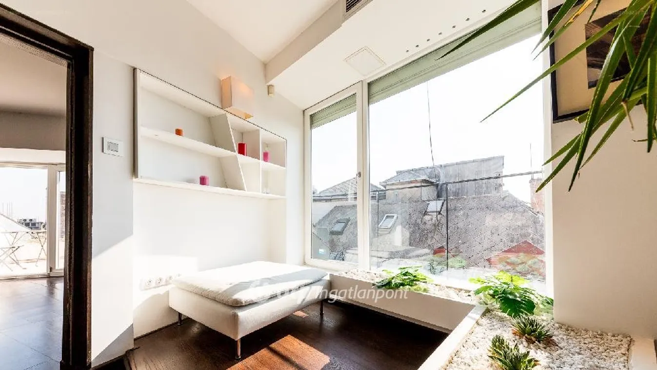 Szaunázzon a város felett, az Egyetem térhez közel