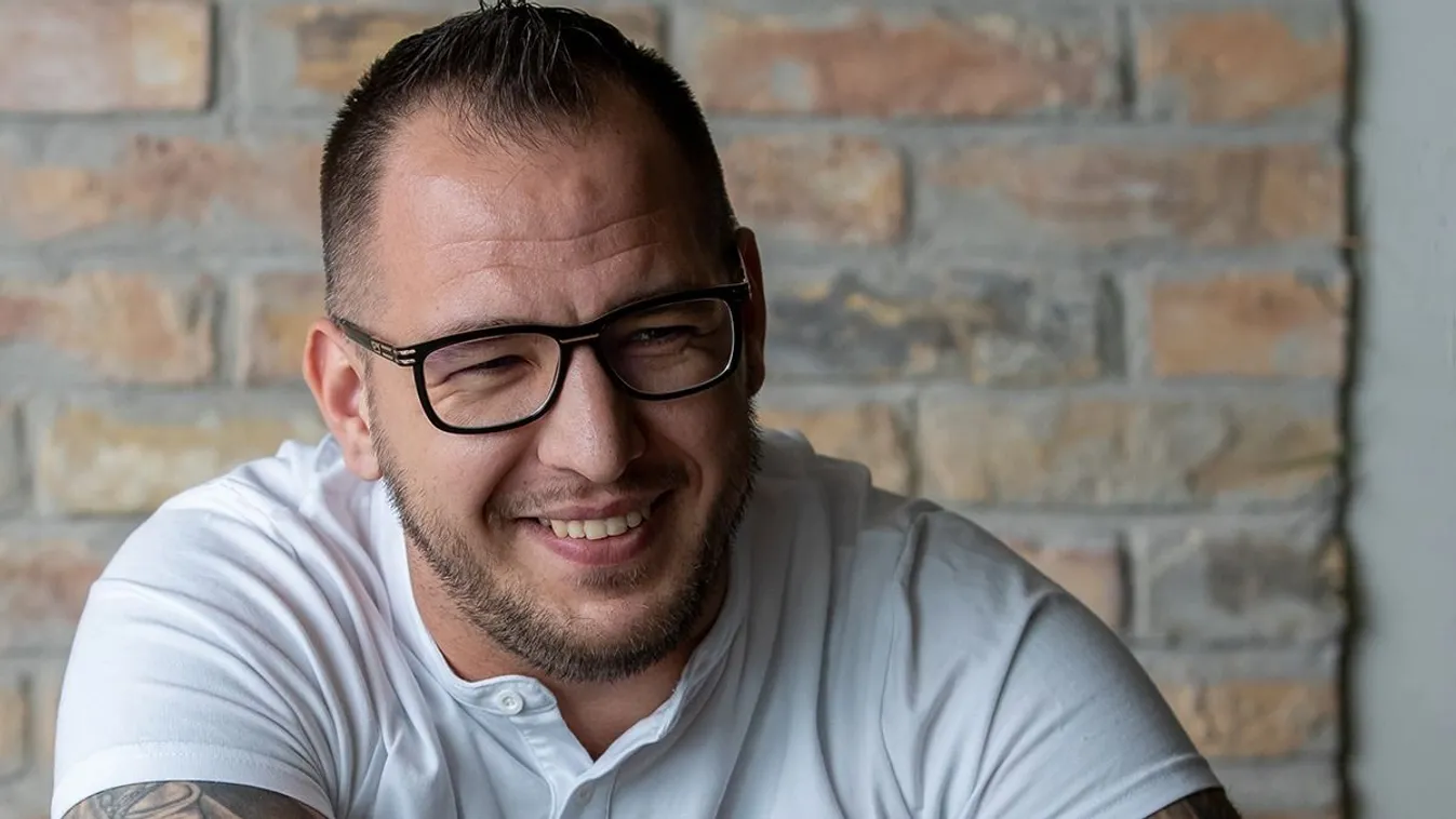 Curtis és párja kapcsolata szintet lépett