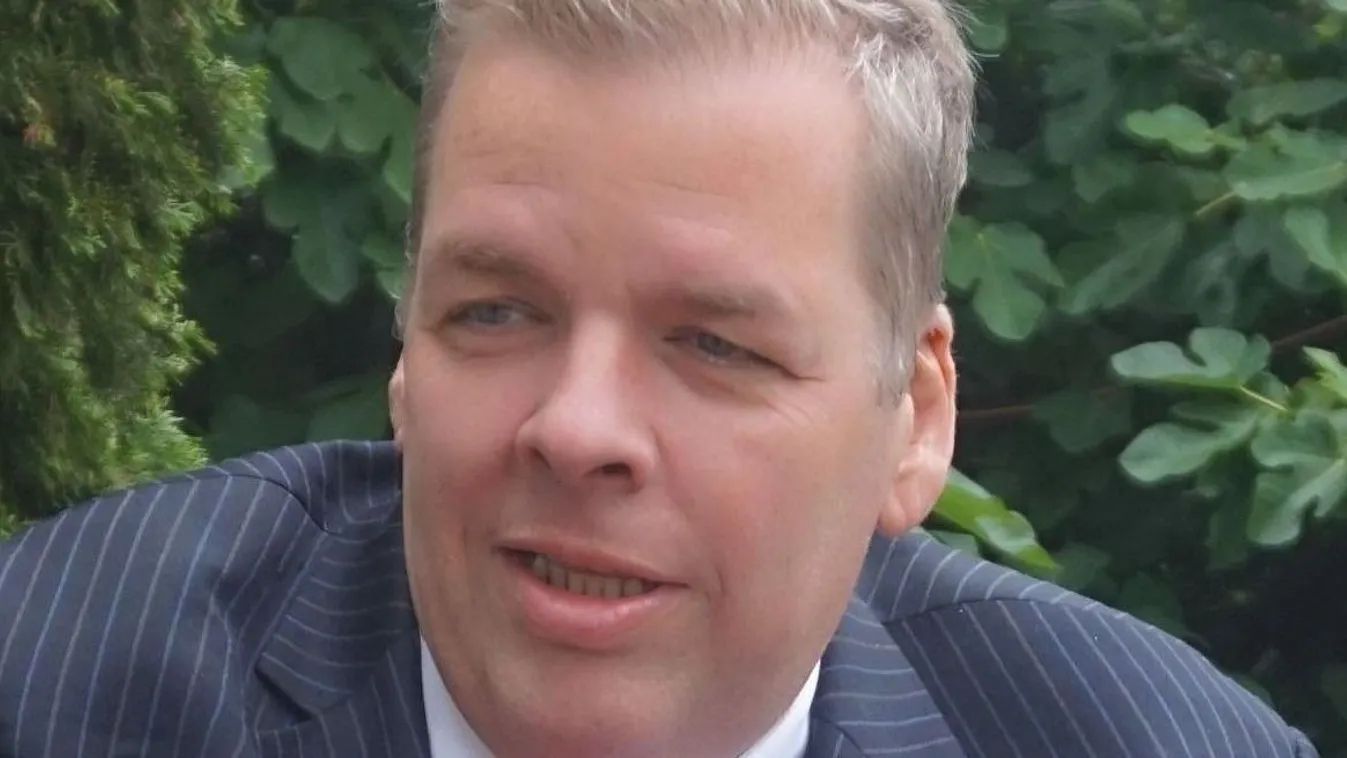 Kártyavetőnél járt Schmuck Andor, döbbenetes, amit megtudott