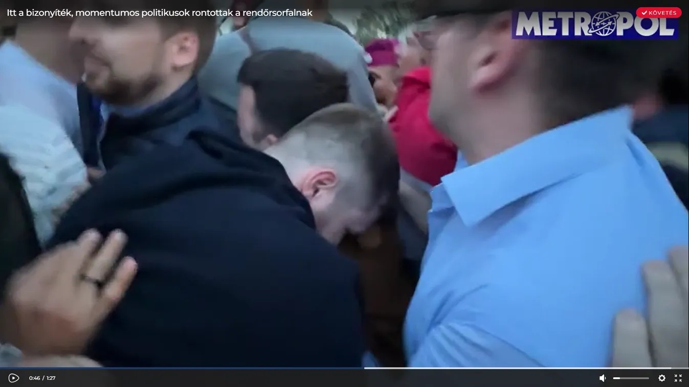  Momentumos politikusok rontottak a rendőrökre