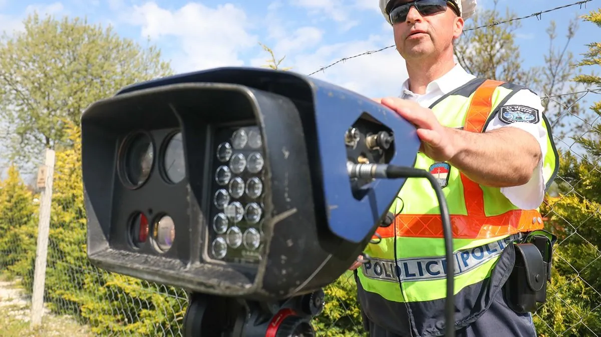 közúti ellenőrzés, traffipax, gyorshajtó, gyorshajtás