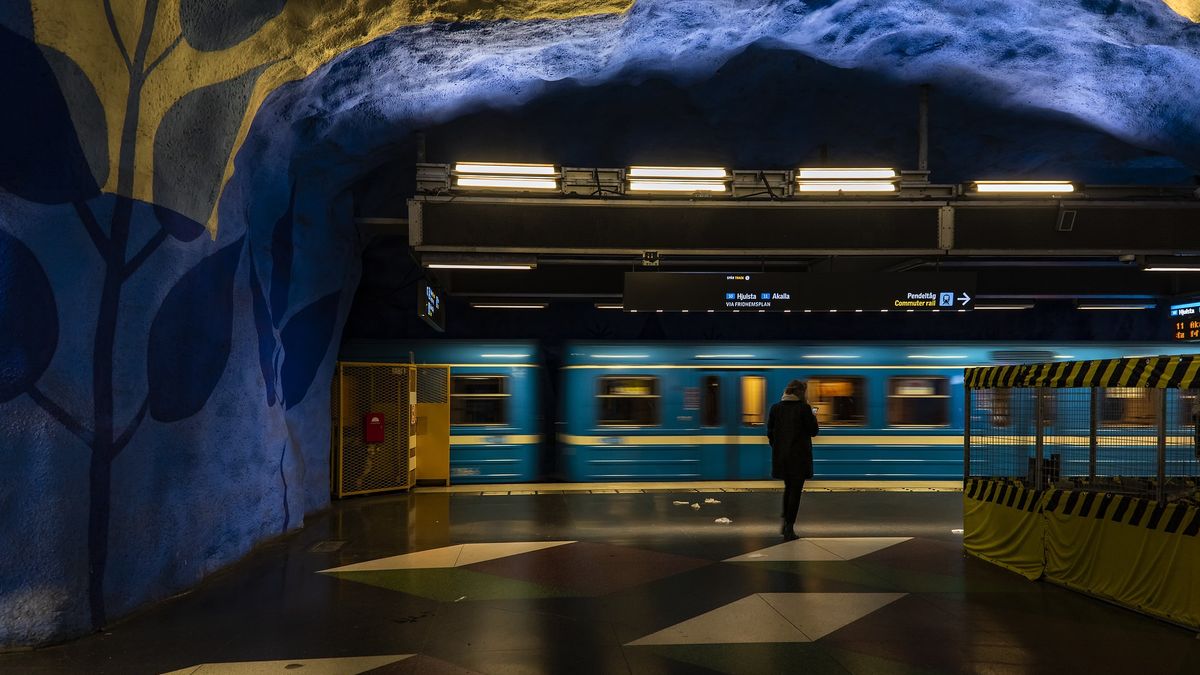 14 éves fiú halt meg a metrómegállóban - videó