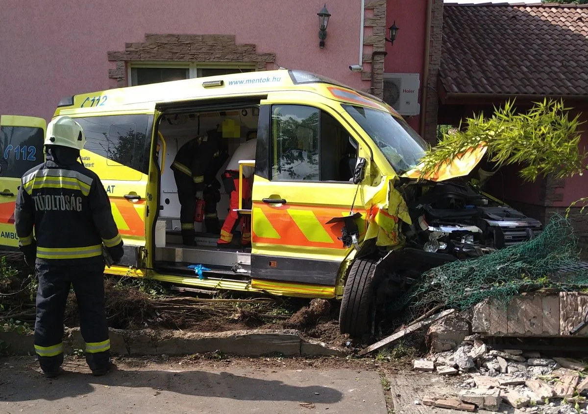 mentőbaleset, X. kerület, 2023. május 17. Bors