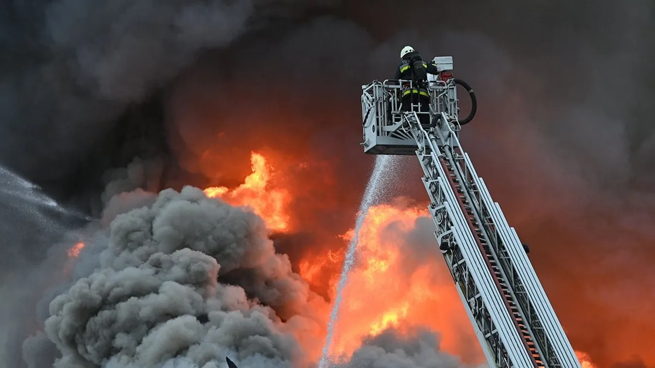 Nem film, valóság: pokoli toronnyá vált a hétemeletes épület