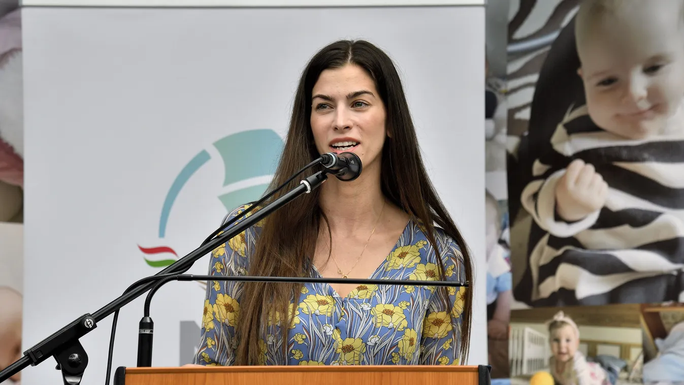 Szentkirályi Alexandra: Becsüljük meg az édesanyákat!