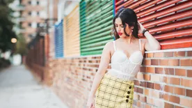 Villannak a női combok, idén nyáron jön a skort szoknya!