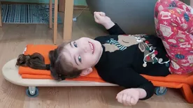 Célba ért a gyűjtés: rengetegen utaltak Kornélia műtétjére