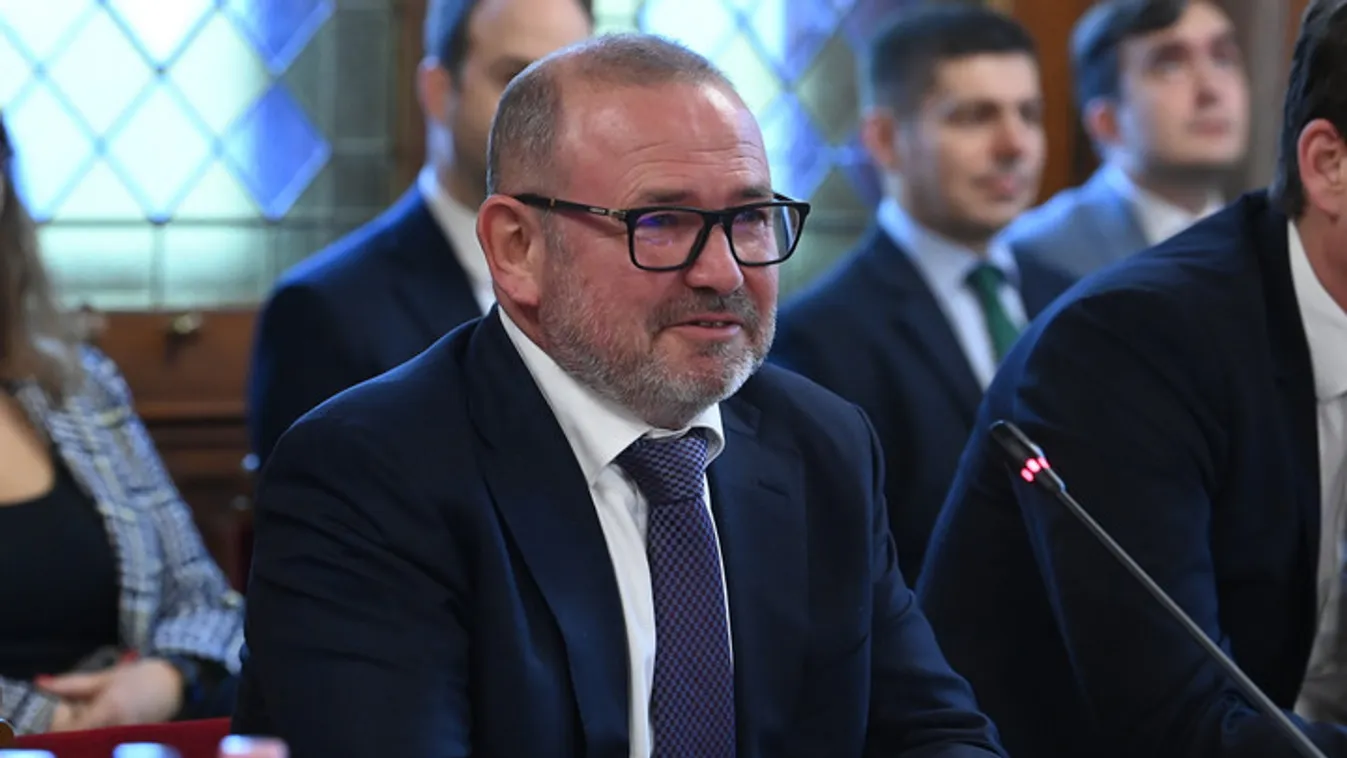 Egész évben marad a rezsitámogatás