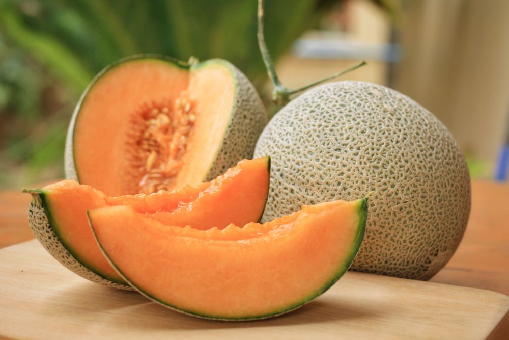 Whole,And,Sliced,Of,Japanese,Melons,honey,Melon,Or,Cantaloupe,(cucumis