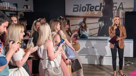 Olyat mondott a férje Lékai-Kiss Ramónáról, hogy belepirult