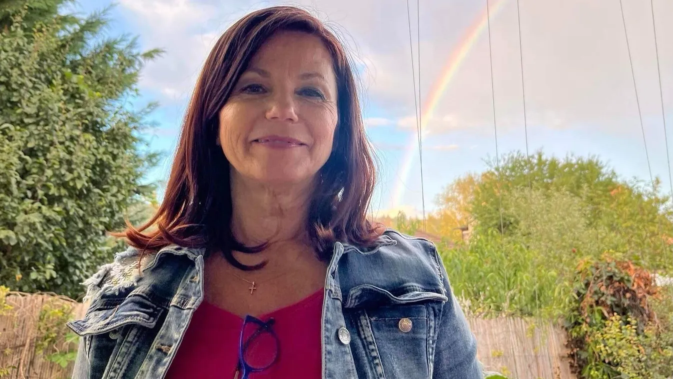 Tönkrement a Szomszédok sztárjának színháza