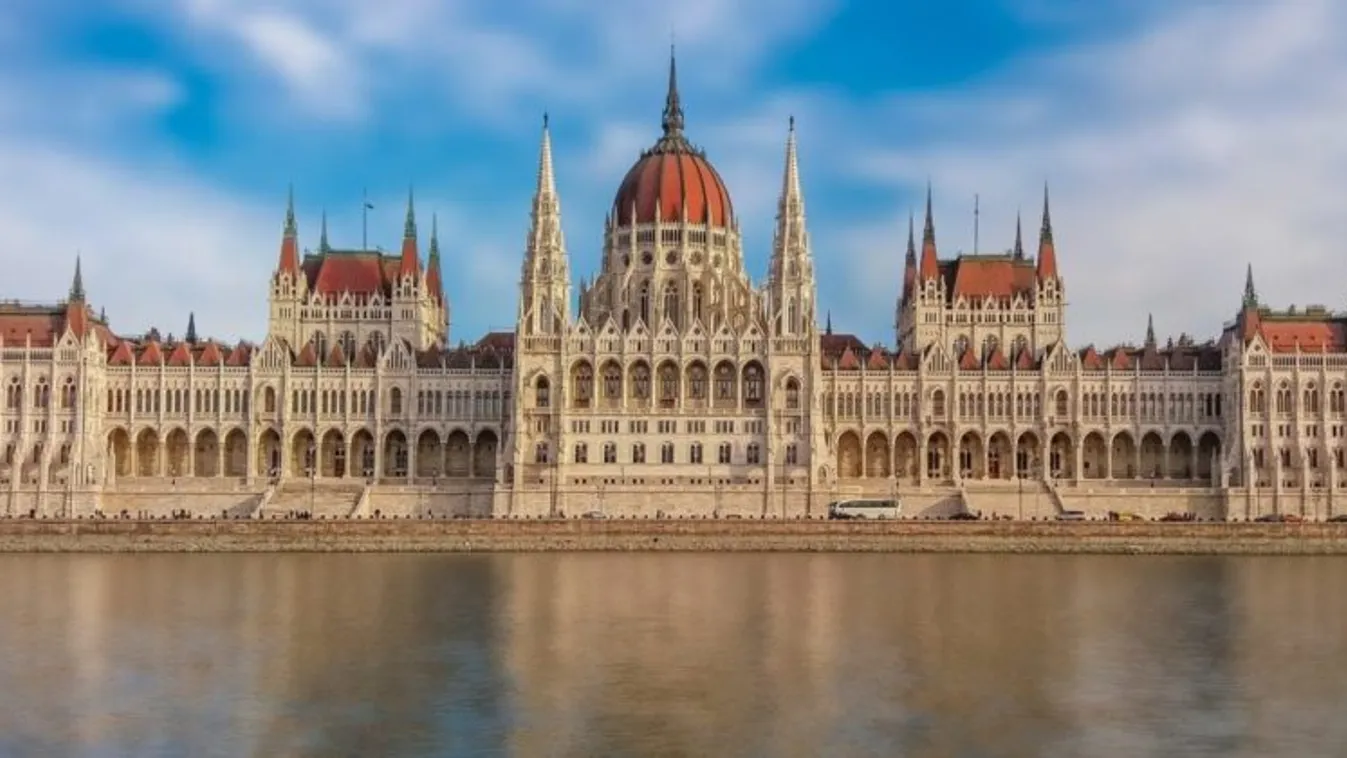 18 órás vita a Parlamentben