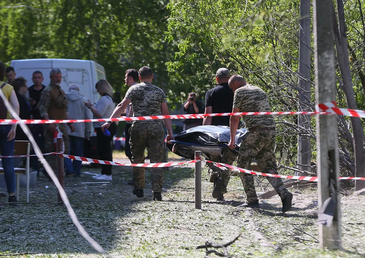 Three Killed, 16 Wounded In Overnight Attack Russian Missile On Kyiv