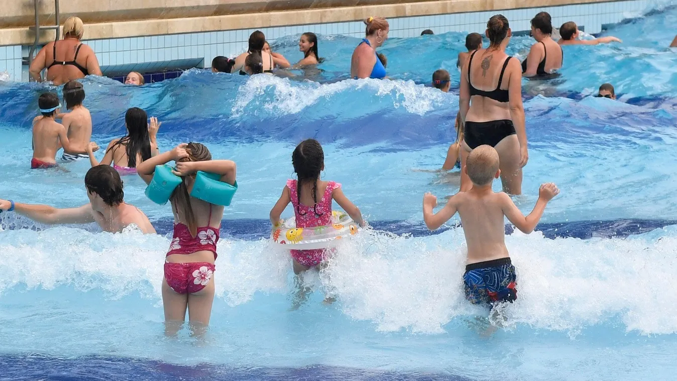 Ennyiért lakhatunk jól idén a budapesti strandokon