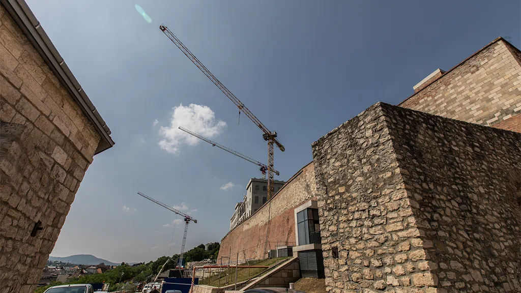  Budai Palotanegyed felújítása,Várkapitányság