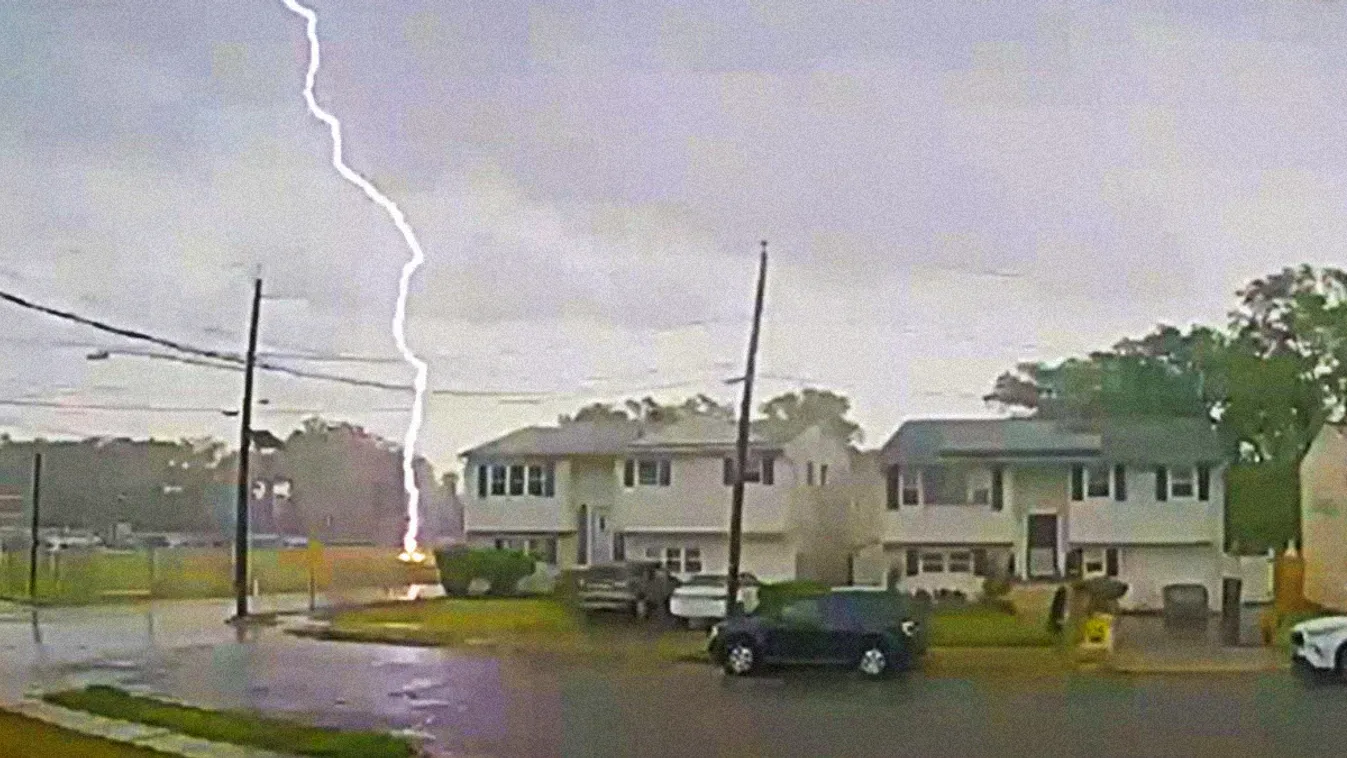 Brutális videó: így csapott bele a villám egy férfiba