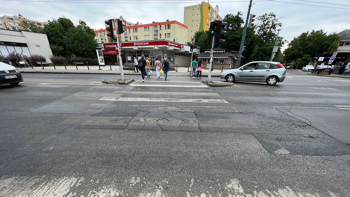 Életveszély: kopott zebrák borzolják a kedélyeket Zuglóban