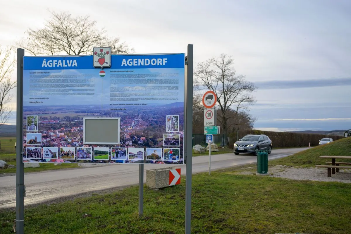 Csak engedéllyel lehet áthajtani Ausztriába Somfalvánál - Ágfalván tüntettek