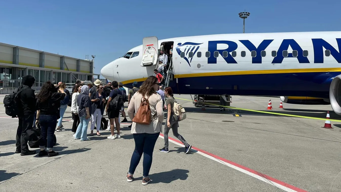 A Ryanair Nápoly helyett majdnem Bariba vitte az utasokat