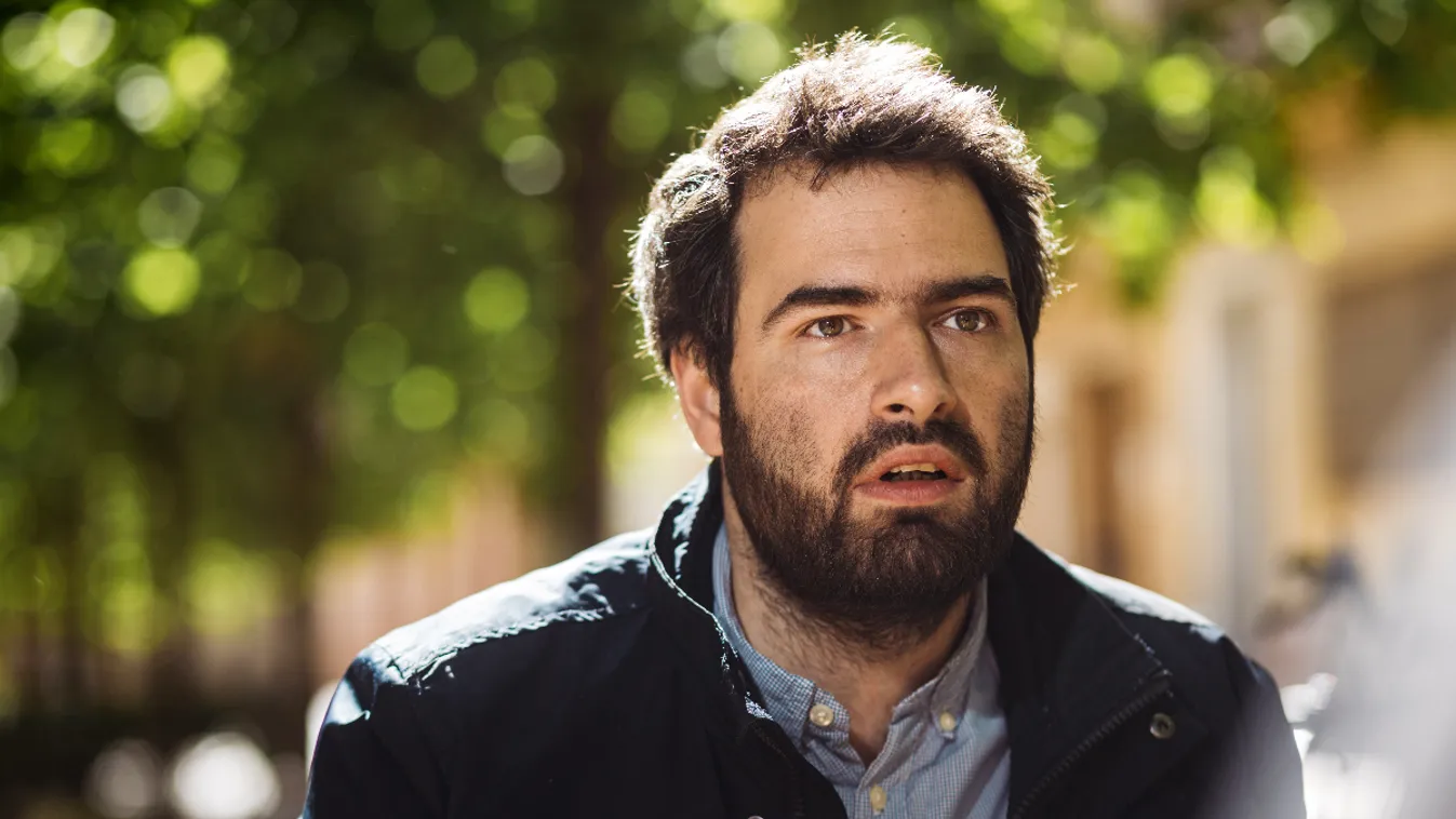 Megkínzott gyerekek fotói Jámbor András kedvencének lakásán