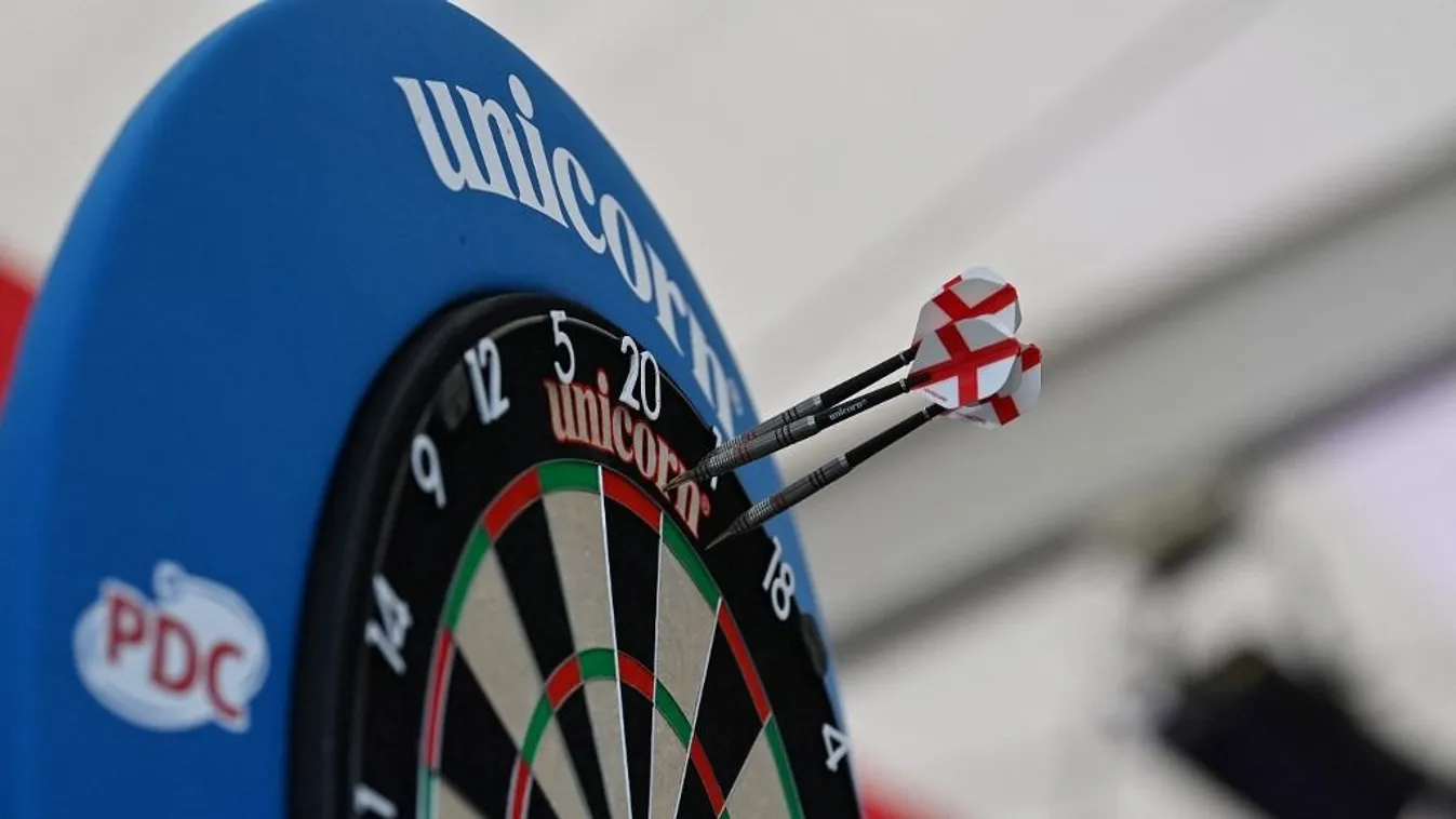 Ritka jelenet, folyt a vér a rangos dartstornán: fotó, videó