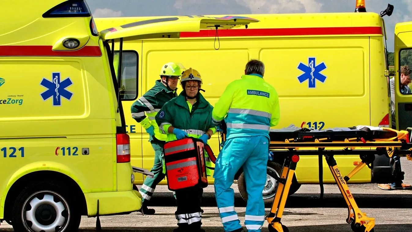 Beleharapott és bevonszolta a vízbe a 10 éves fiút - Videó