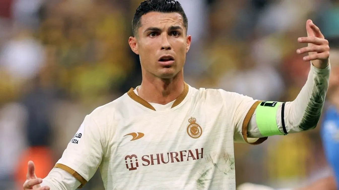 Rárontott Cristiano Ronaldóra egy megszállott drukker