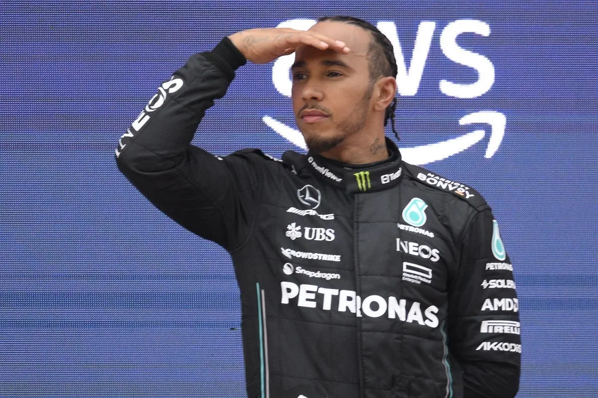 Lewis Hamilton tekintettel van a jövőre
