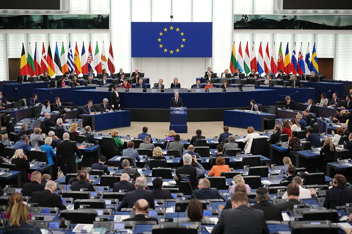 Chancellor Scholz visits EU Parliament