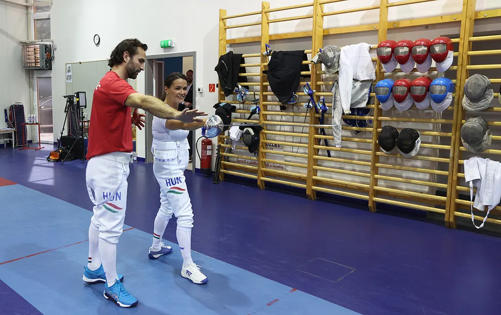 Novák Katalin köztársasági elnök találkozik Szilágyi Áron olimpiai bajnok kardvívóval
