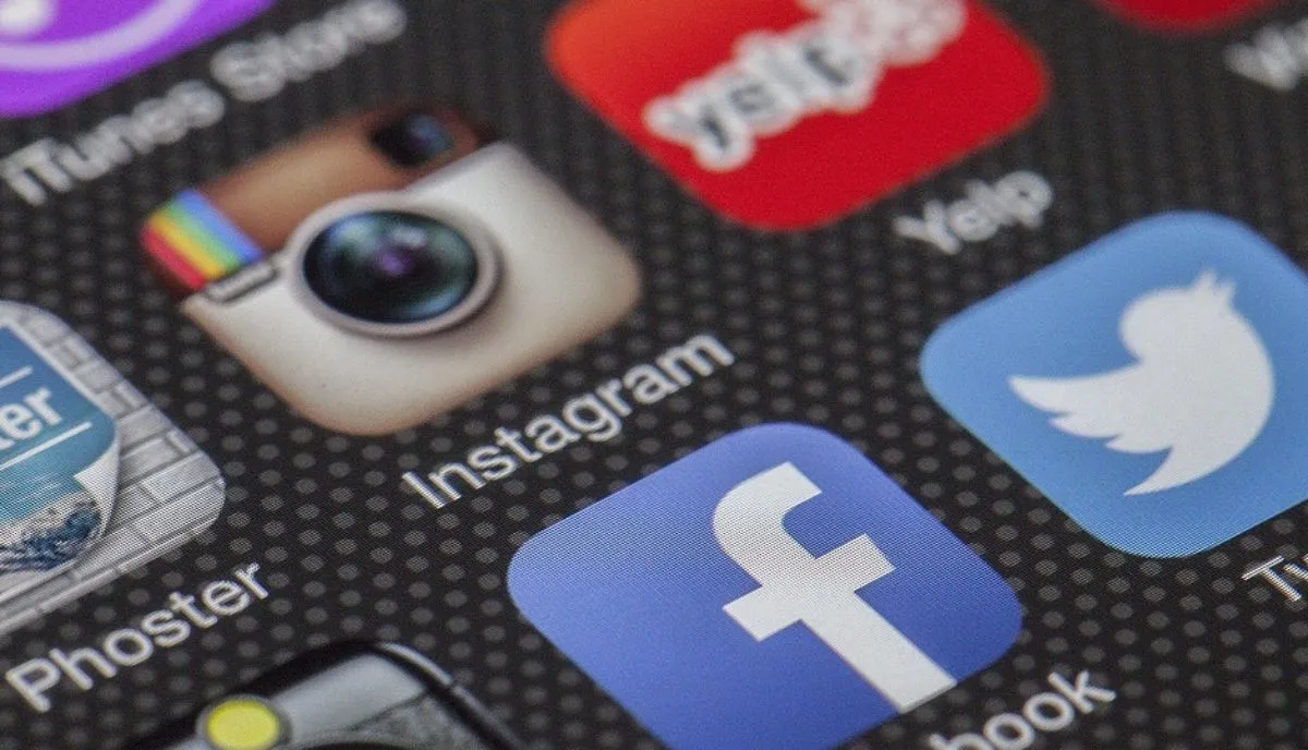 közösségi oldal, közösségi oldalak, alkalmazás, alkalmazások, app, okostelefon, mobiltelefon, Pixabay