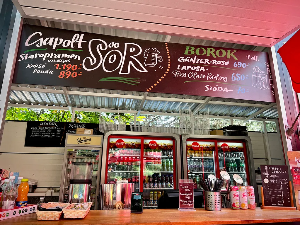 20230626 Budapest, strandkörkép. Fotó:Bánkúti Sándor