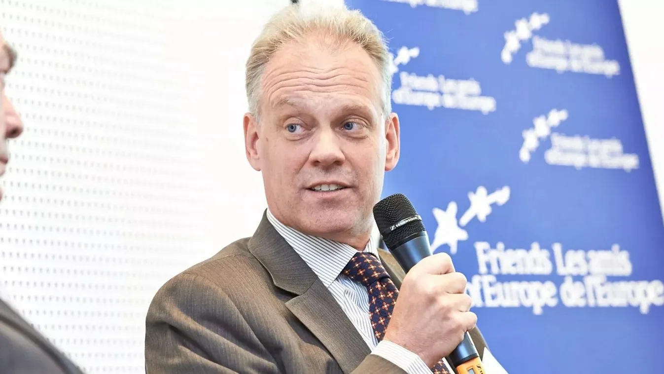 Az Európai Bizottság főigazgatója Balin vett luxusszállodát!