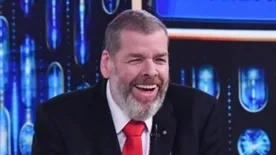 Fiatal, fekete hajú nővel andalgott az ismert magyar politikus