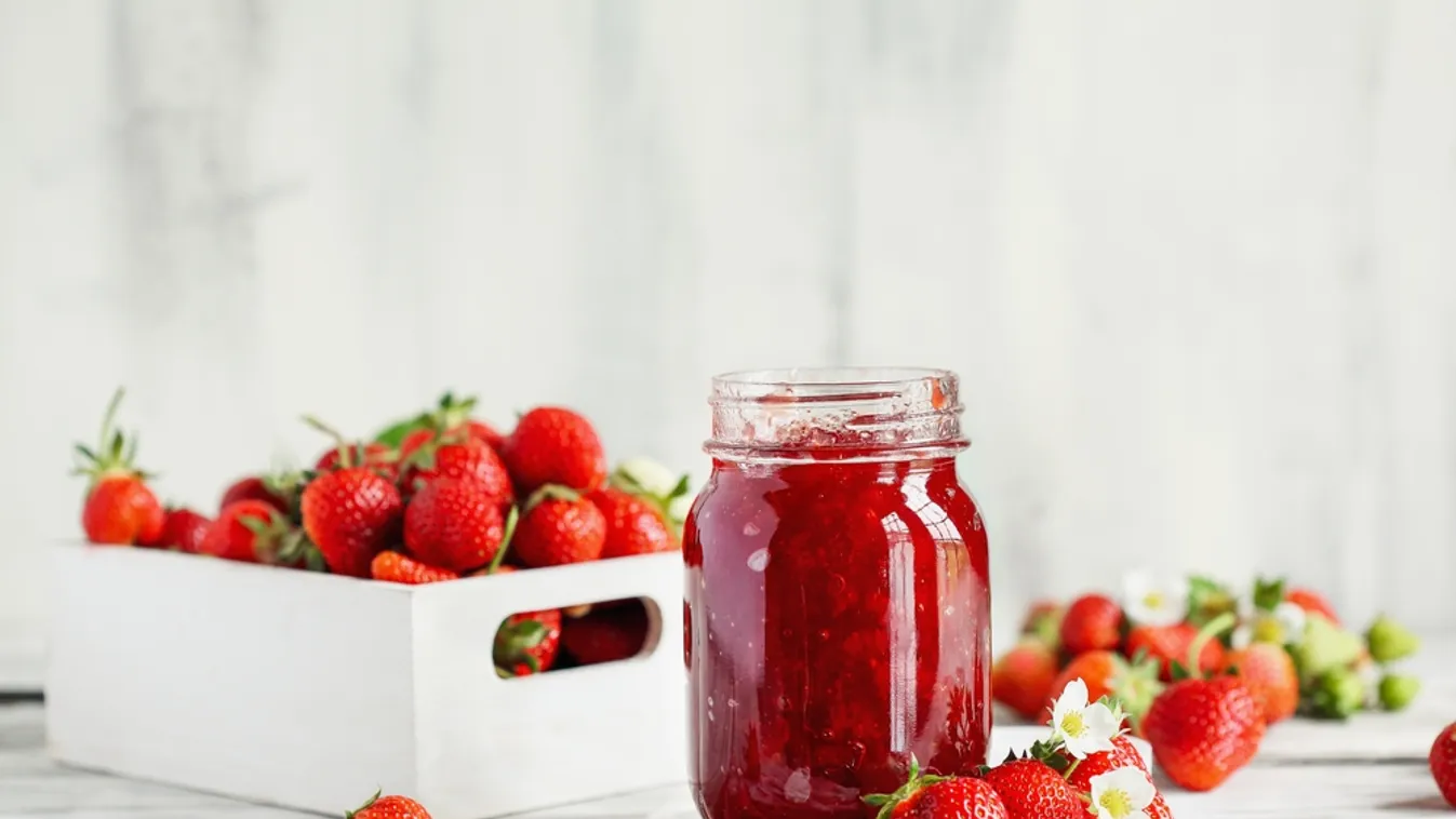 Így lesz sokáig élénk piros színű az eperlekvár