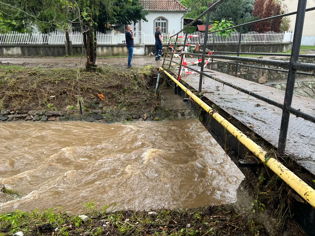 gyöngyöstarján felhőszakadás