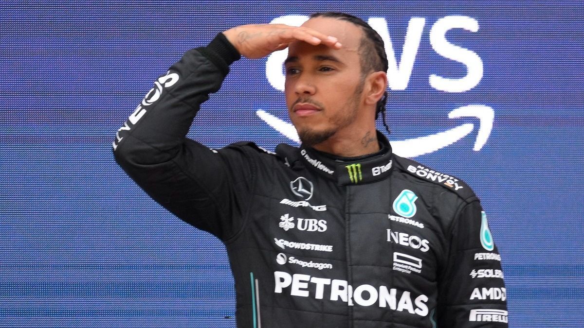 Lewis Hamilton tekintettel van a jövőre
