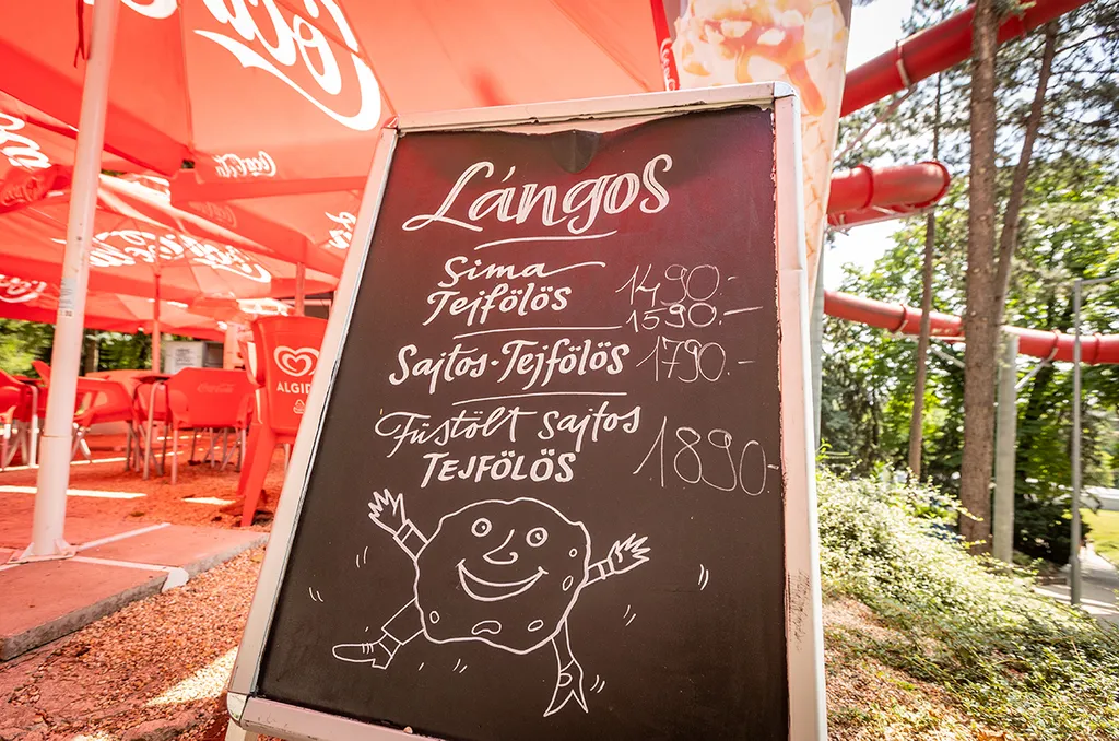 20230626 Budapest, strandkörkép. Fotó:Bánkúti Sándor