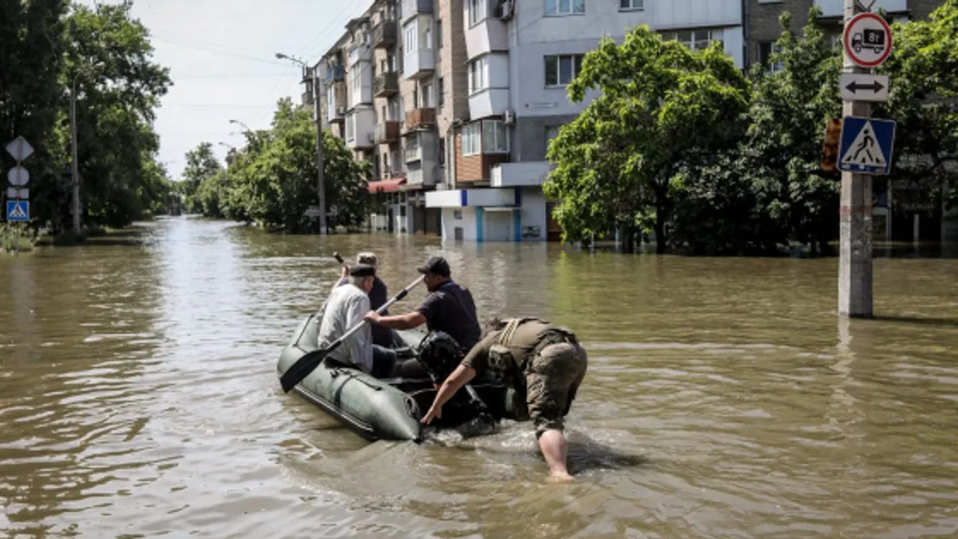 Aknákat mosott ki a gátáradás Ukrajnában